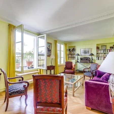 Le Pastel - Refined & Colorful - Madeleine Apartment *